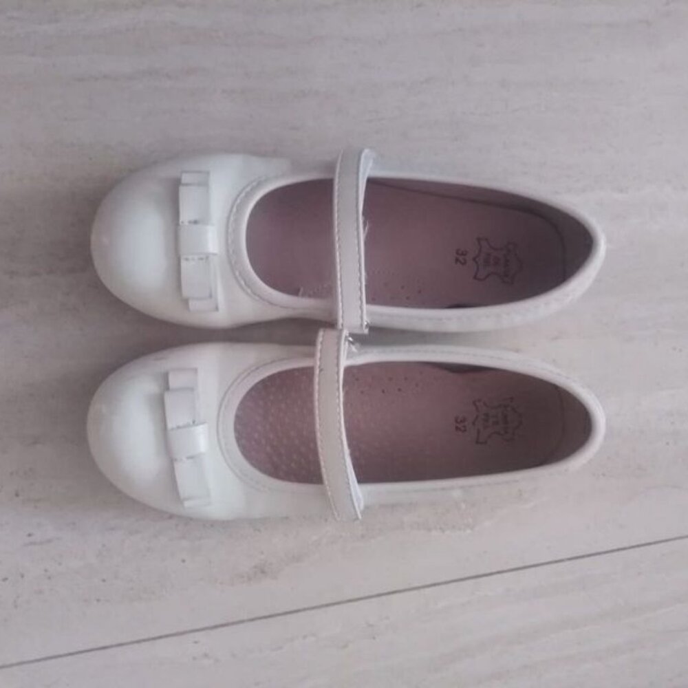White shoes for girls